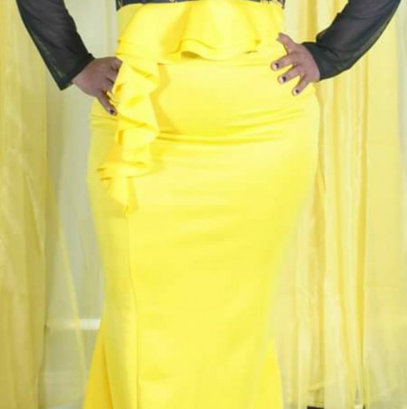 Formal dress - Picture 2 of 3